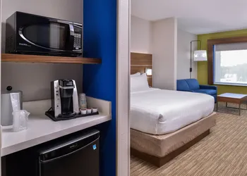 Holiday Inn Express & Suites Siloam Springs by IHG hotel thumbnail 4