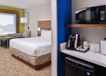 Holiday Inn Express & Suites Siloam Springs by IHG hotel thumbnail 6