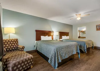 Econo Lodge Inn & Suites Fulton - Rockport hotel thumbnail 6