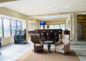 Comfort Inn & Suites New Lisbon hotel thumbnail 2