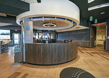 Tru by Hilton Portland Airport Area hotel thumbnail 5