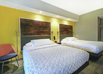 Tru by Hilton Portland Airport Area hotel thumbnail 6