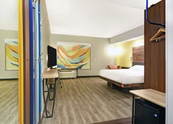 Tru by Hilton Portland Airport Area hotel thumbnail 8