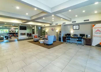 Comfort Inn & Suites hotel thumbnail 2