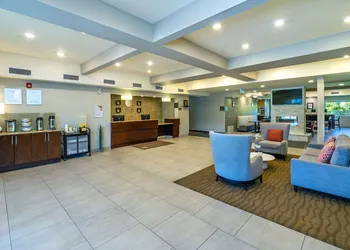 Comfort Inn & Suites hotel thumbnail 5