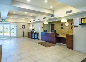 Comfort Inn & Suites hotel thumbnail 7