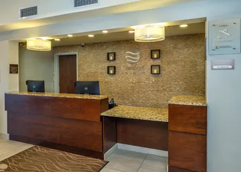 Comfort Inn & Suites hotel thumbnail 8