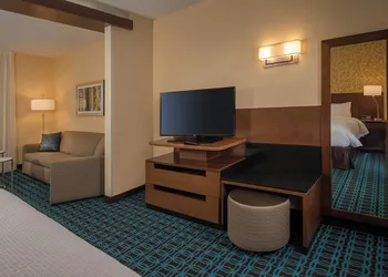 Fairfield Inn and Suites by Marriott Washington hotel thumbnail 4