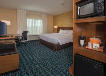 Fairfield Inn and Suites by Marriott Washington hotel thumbnail 5