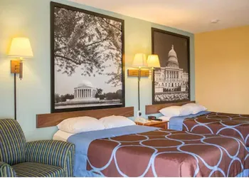 Super 8 by Wyndham Alexandria/Washington D.C. Area hotel thumbnail 2