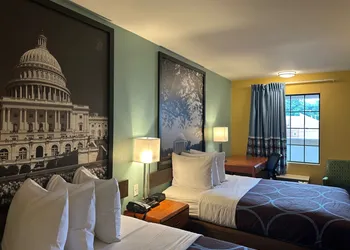 Super 8 by Wyndham Alexandria/Washington D.C. Area hotel thumbnail 5