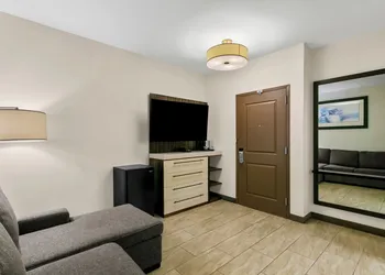 Sonesta Hotel Baltimore Inner Harbor hotel thumbnail 8