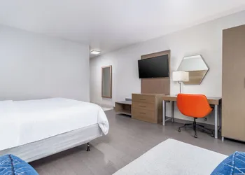 Holiday Inn Express & Suites Memphis Arpt Elvis Presley Blv by IHG hotel thumbnail 7