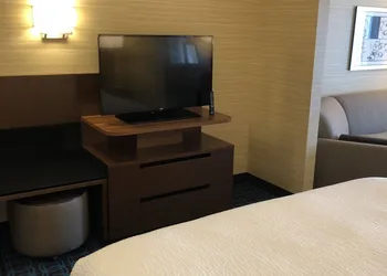 Fairfield Inn & Suites by Marriott Decorah hotel thumbnail 7