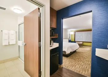 Holiday Inn Express and Suites-Lehi - Thanksgiving Point by IHG hotel thumbnail 6