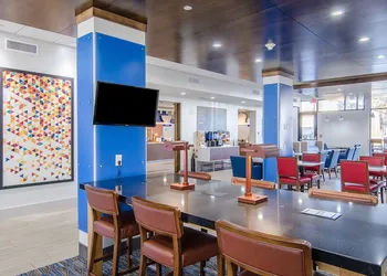 Holiday Inn Express & Suites Atchison by IHG hotel thumbnail 3