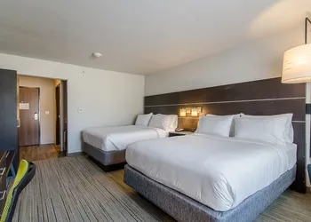 Holiday Inn Express & Suites Atchison by IHG hotel thumbnail 6
