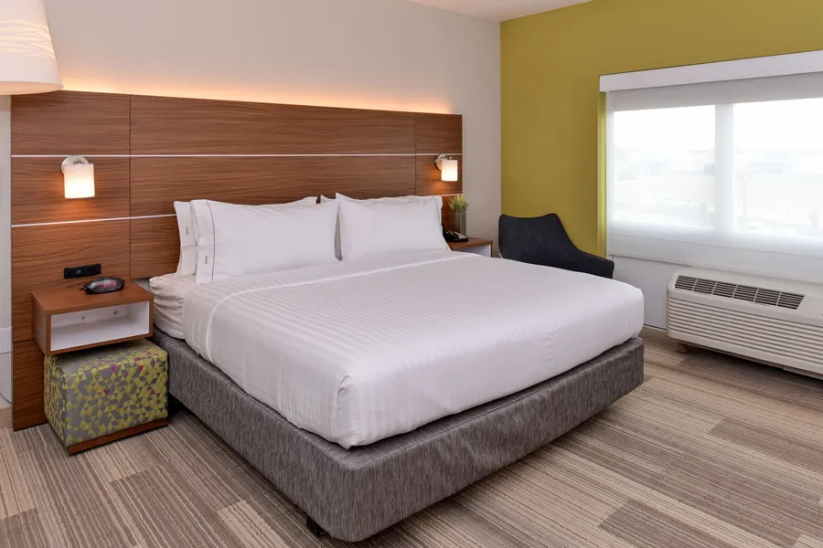 Holiday Inn Express & Suites St. Petersburg - Madeira Beach by IHG hotel detail image 2