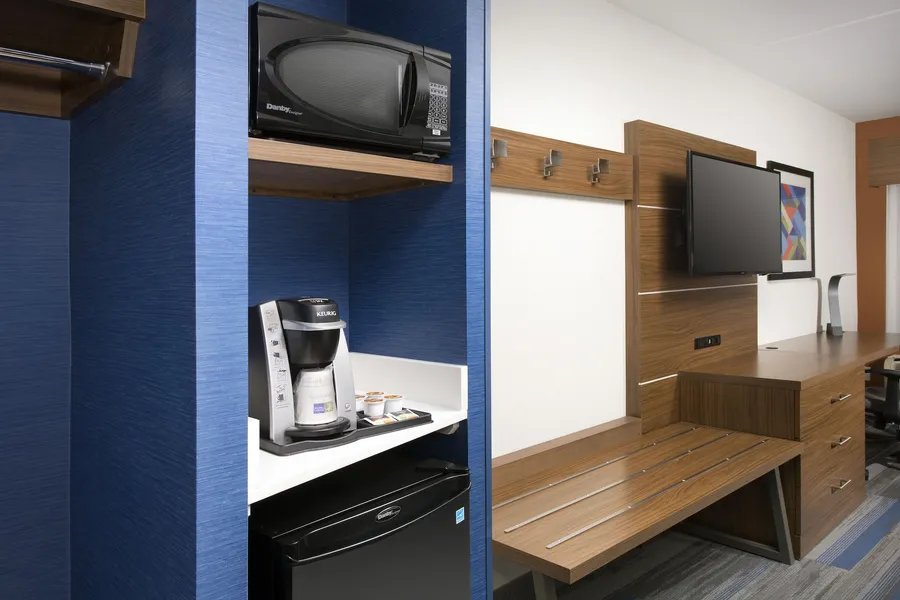 Holiday Inn Express & Suites San Antonio North - Windcrest by IHG hotel detail image 6