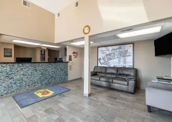 Super 8 by Wyndham O Neill NE hotel thumbnail 4