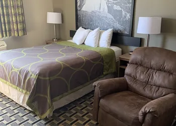 Super 8 by Wyndham O Neill NE hotel thumbnail 8