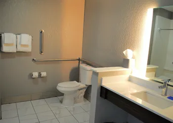 Holiday Inn Express & Suites Columbia City by IHG hotel thumbnail 6