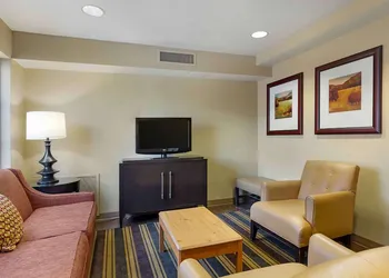 Extended Stay America Suites Boston Waltham 32 4th Ave hotel thumbnail 2