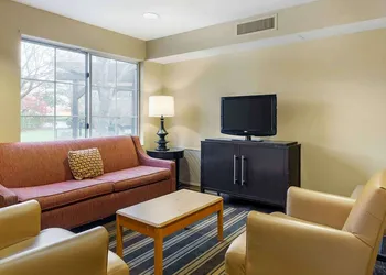 Extended Stay America Suites Boston Waltham 32 4th Ave hotel thumbnail 3