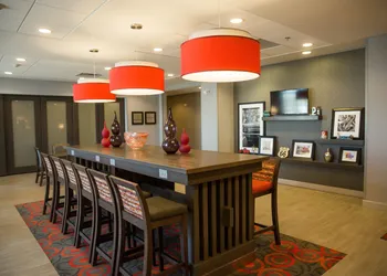 Hampton Inn Pontiac hotel thumbnail 2