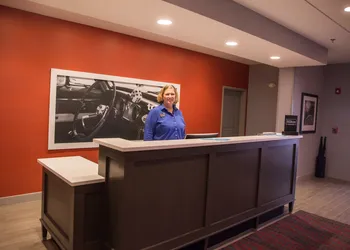 Hampton Inn Pontiac hotel thumbnail 5