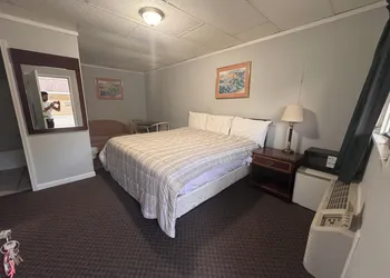 Economy Inn hotel thumbnail 4