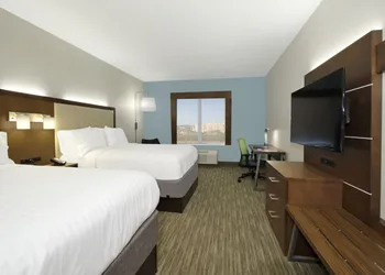 Holiday Inn Express & Suites Columbus North by IHG hotel thumbnail 2