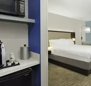 Holiday Inn Express & Suites Columbus North by IHG hotel detail image 4