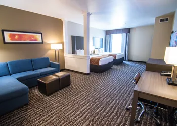 Comfort Suites Near Sam Houston Race Park hotel thumbnail 8