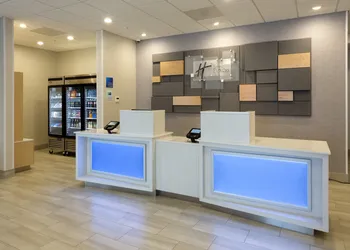 Holiday Inn Express & Suites Seattle South - Tukwila by IHG hotel thumbnail 2