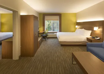 Holiday Inn Express & Suites Seattle South - Tukwila by IHG hotel thumbnail 6