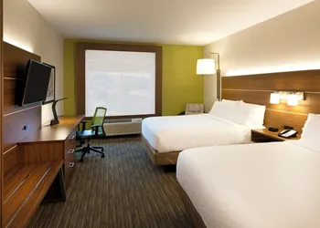 Holiday Inn Express & Suites Seattle South - Tukwila by IHG hotel thumbnail 8
