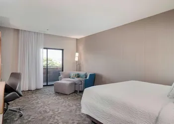 Courtyard by Marriott Niagara Falls USA hotel thumbnail 4