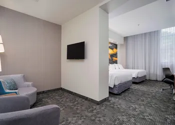Courtyard by Marriott Niagara Falls USA hotel thumbnail 7