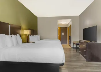 Best Western Plus Franciscan Square Inn and Suites hotel thumbnail 6