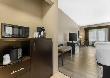 Best Western Plus Franciscan Square Inn and Suites hotel thumbnail 7