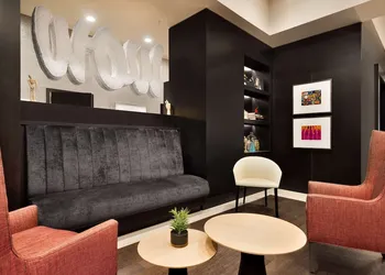 Embassy Suites by Hilton New York Manhattan Times Square hotel thumbnail 2