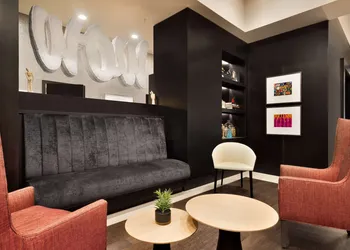 Embassy Suites by Hilton New York Manhattan Times Square hotel thumbnail 2