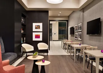 Embassy Suites by Hilton New York Manhattan Times Square hotel thumbnail 3