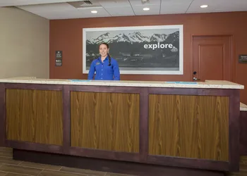 Hampton Inn and Suites Manchester hotel thumbnail 3