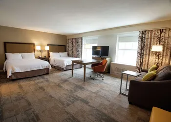 Hampton Inn and Suites Manchester hotel thumbnail 5