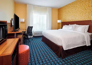 Fairfield Inn & Suites by Marriott Alexandria hotel thumbnail 5