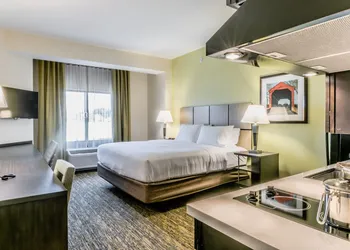 Candlewood Suites Hartford Downtown by IHG hotel thumbnail 2