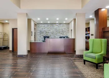 Comfort Inn & Suites Salina North hotel thumbnail 2