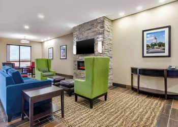 Comfort Inn & Suites Salina North hotel thumbnail 3